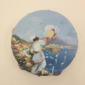 Tamburello dipinto a mano diametro cm.15 circa Veduta di Napoli con pulcinella suonatore di tamburello cod. E