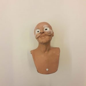 Testa in terracotta con occhi in vetro per statuine mis.cm.30/35  Pulcinella
